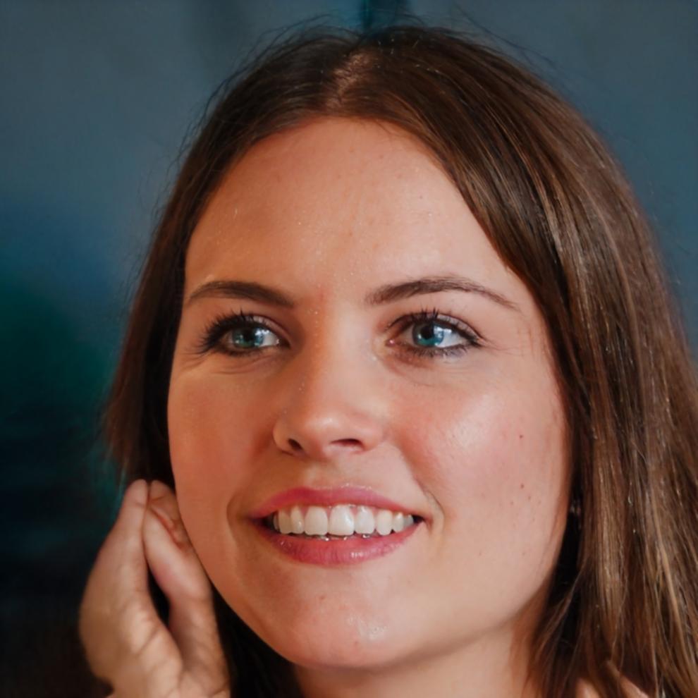 Dr. Sarah Weber - Leitende Finanzanalystin bei Zanolixomae